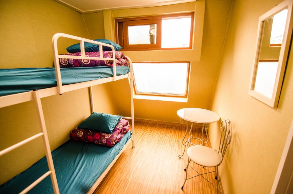 Kimchee Sinchon Guesthouse Soul Pokoj fotografie