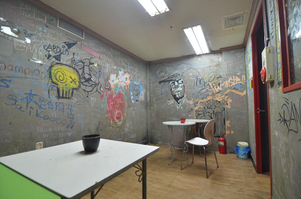 Kimchee Sinchon Guesthouse Soul Exteriér fotografie